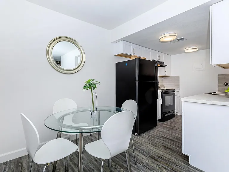 Palisade Park Aparments — Photo 53
