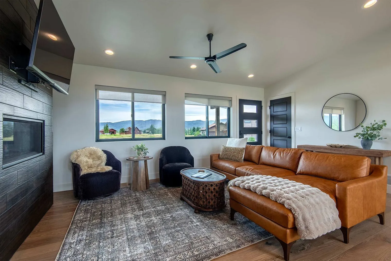 4 bed, 3.0 bath, 2680 sqft, $8,655 — Photo 2