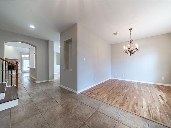 5th image of 2606 Independence Dr