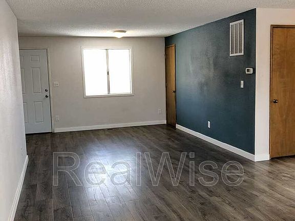 3rd image of 2960 SW 23rd St