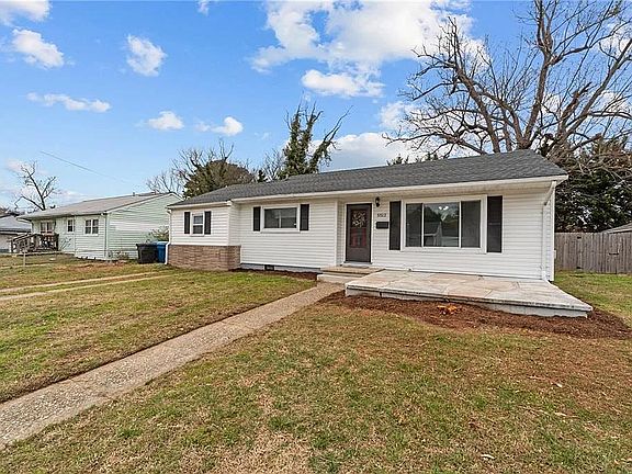 2nd image of 5512 Aurora Dr