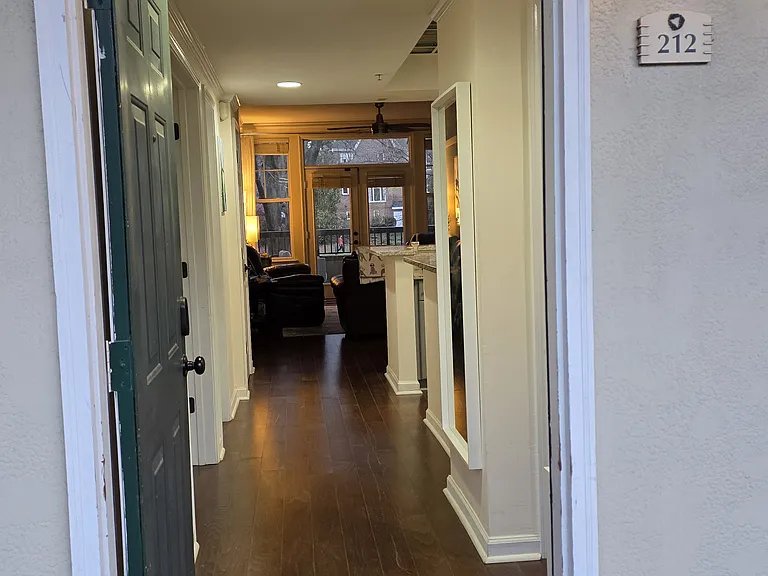 405 W 7th St #212 — Photo 36