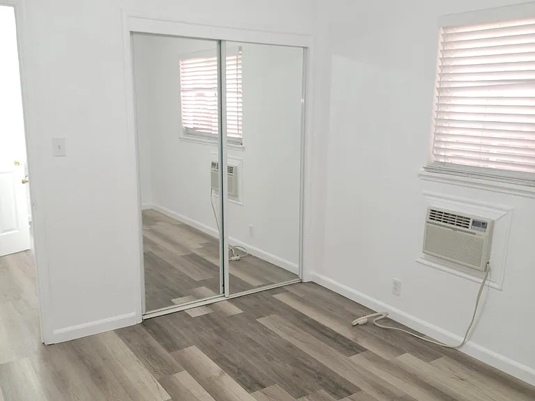 2405 F St #2 — Photo 10