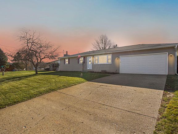 2nd image of 136 Arcadia Blvd