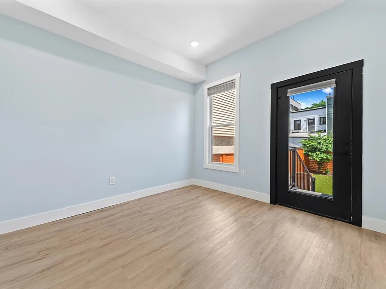 234 Webster Ave #1L — Photo 6