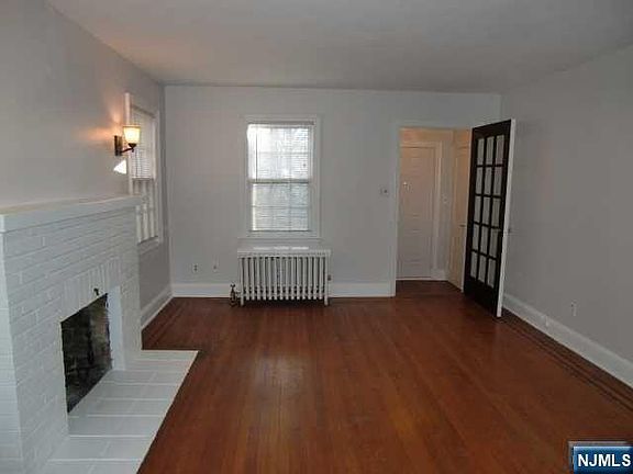 4th image of 235 Walton St