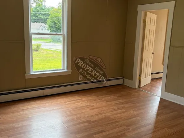 27 High, 27 High St #1, Waterville, ME 04901