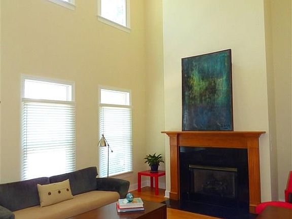 4th image of 27 14th Avenue Pl NW