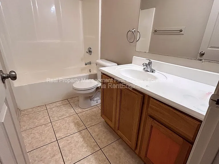 1439 Brazil St — Photo 15