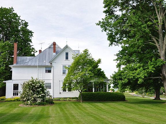 4th image of 53 Hillcrest Ln