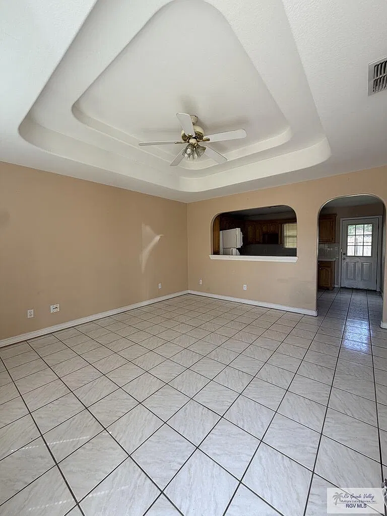 2 bed, 2.0 bath, 849 sqft, $850 — Photo 4