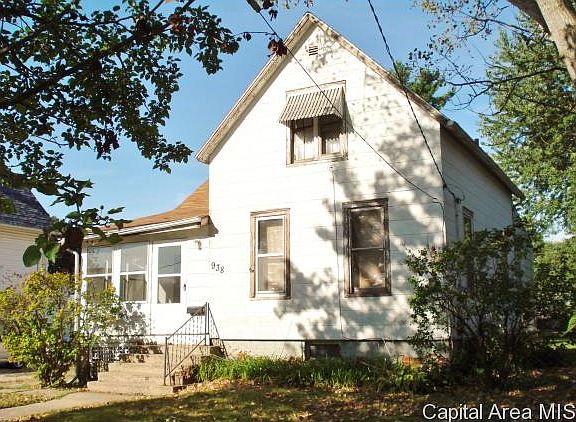 3rd image of 938 N Kellogg St