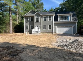 207 Shady Valley Rd, Coventry, RI 02816