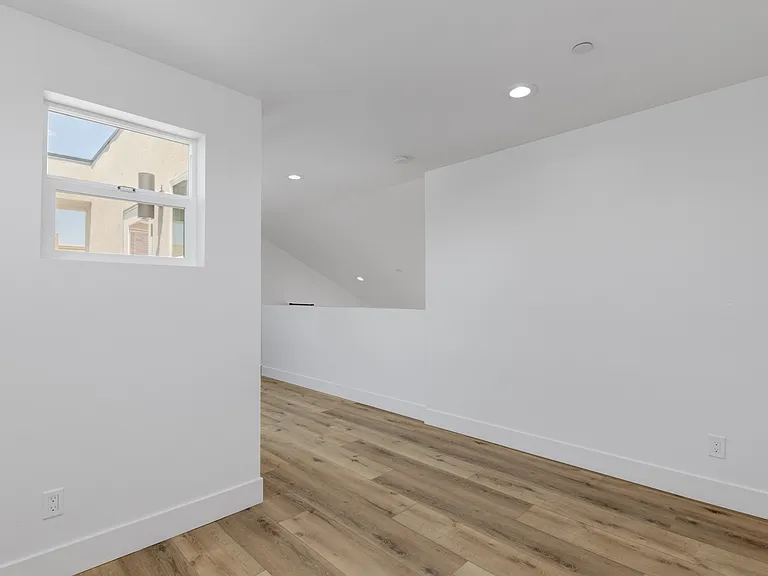 3010 Suncrest Dr #D — Photo 8