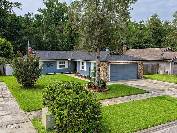 3rd image of 3622 BALLESTERO Drive S