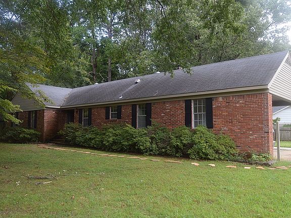 2nd image of 2590 Kenwood Ln