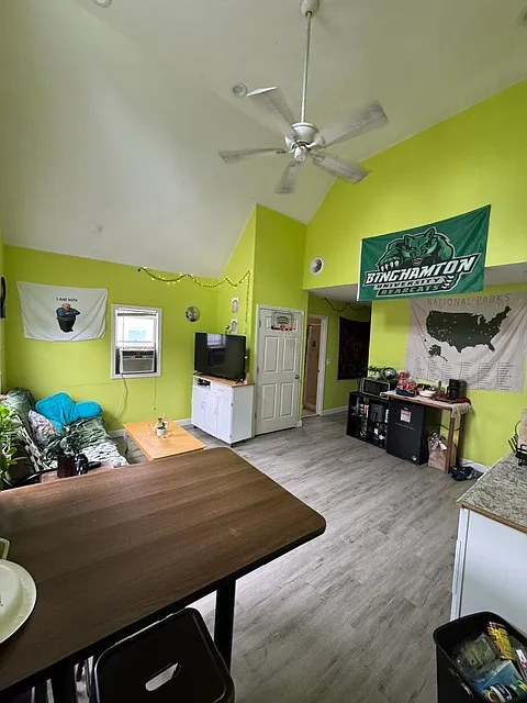 3 bed, 1300 sqft, $1,950 — Photo 3