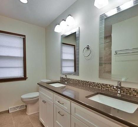 Bathroom vanity double sink