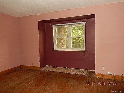 2nd image of 28465 Church St
