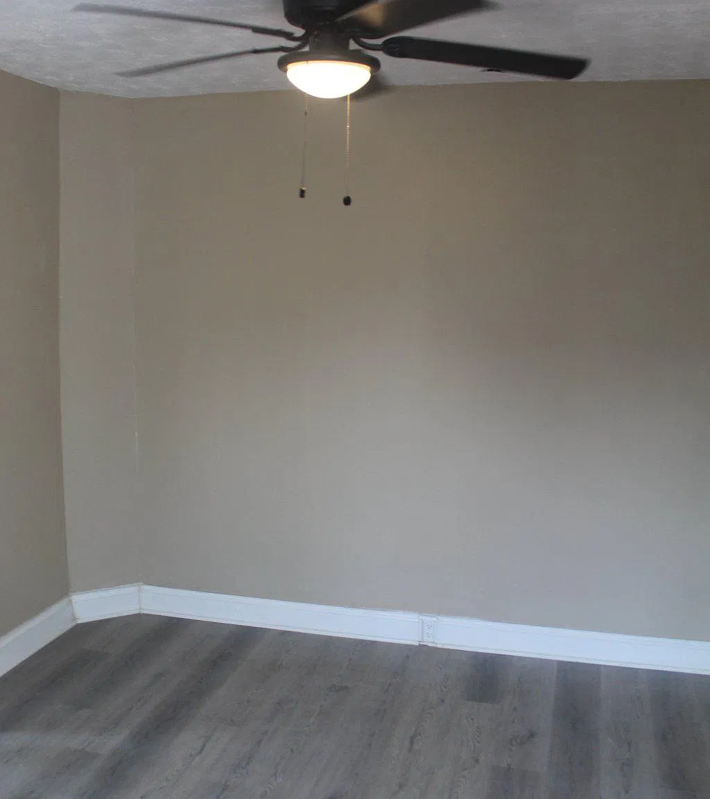 1 bed, 1.0 bath, 1984 sqft, $900 — Photo 4