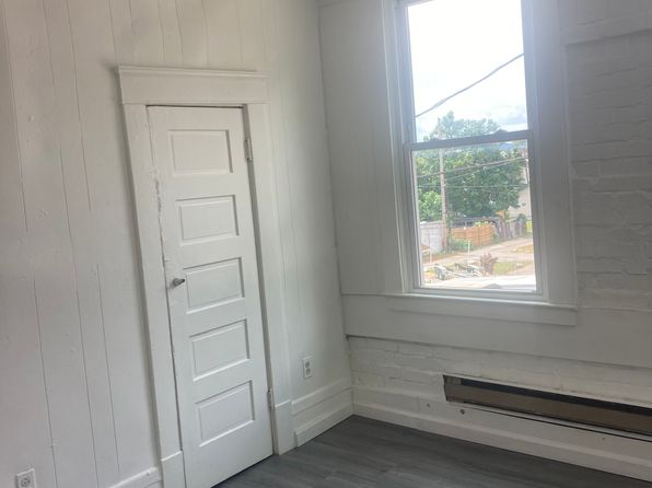 1107 1/2 Washington St W #2