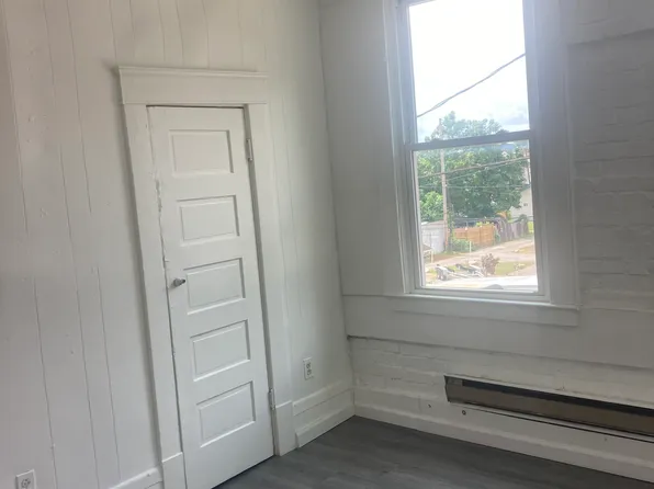 1107 1/2 Washington St W #2, Charleston, WV 25302