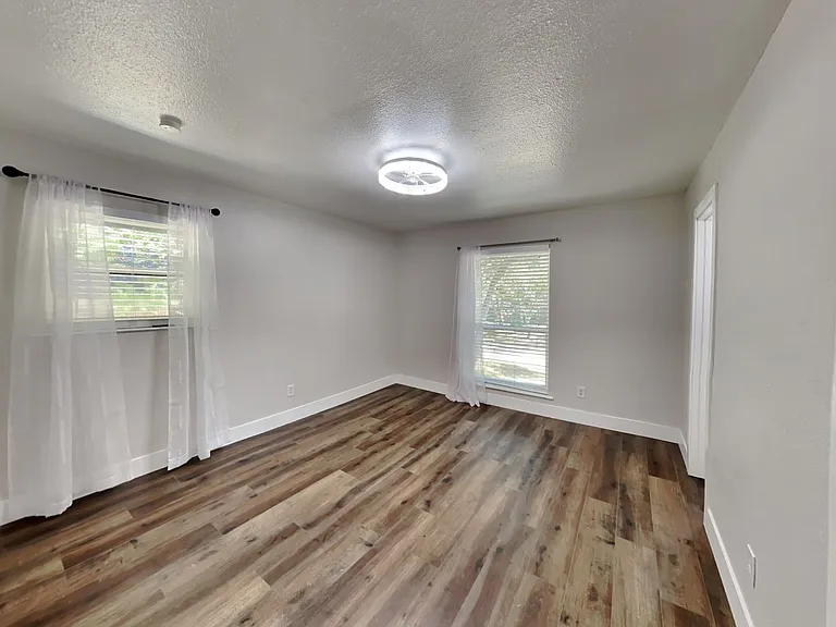 3704 Astoria Dr — Photo 15