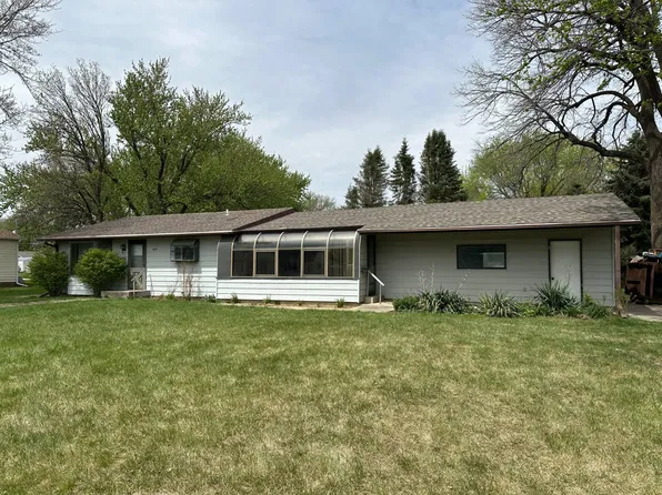 412 E Hughson St, Randolph, NE 68771