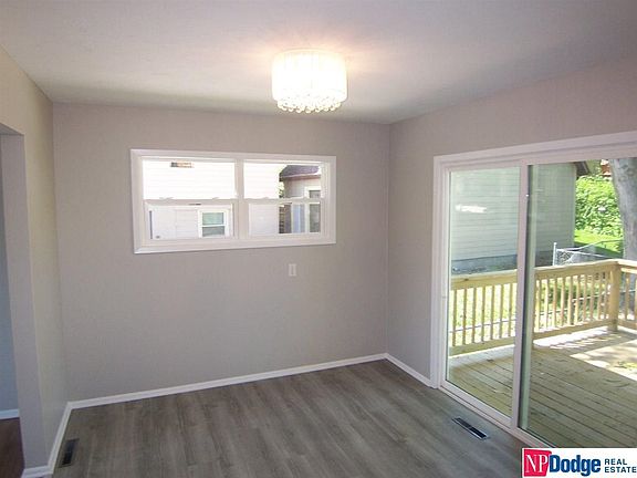 5th image of 3014 S 118th St