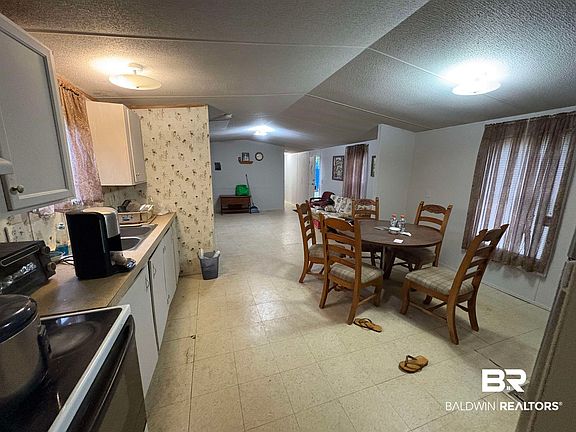 3rd image of 10348 Burlington Dr