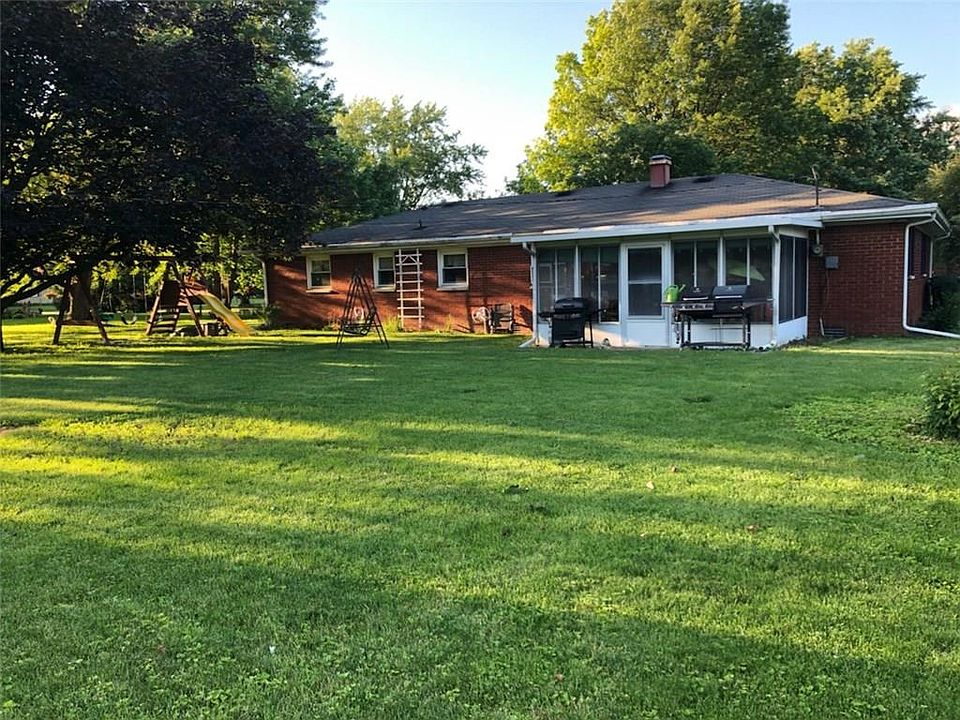 2nd image of 805 Saddle Lane Ct