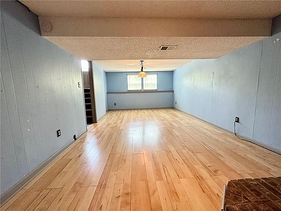 5th image of 512 NE Park Ct