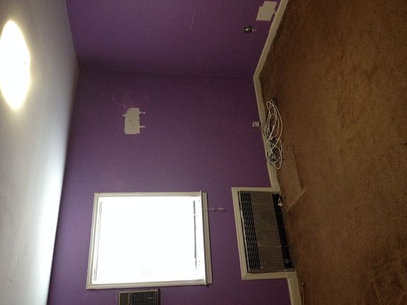 4th image of 542 E Meadow Ave