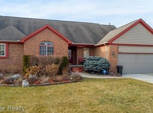 28425 Idensbrook Ct, Southfield, MI