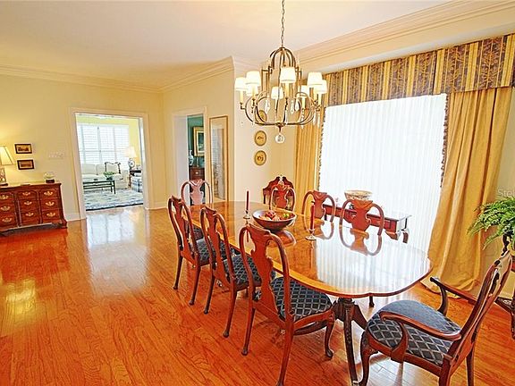 5th image of 164 Biscayne Ave