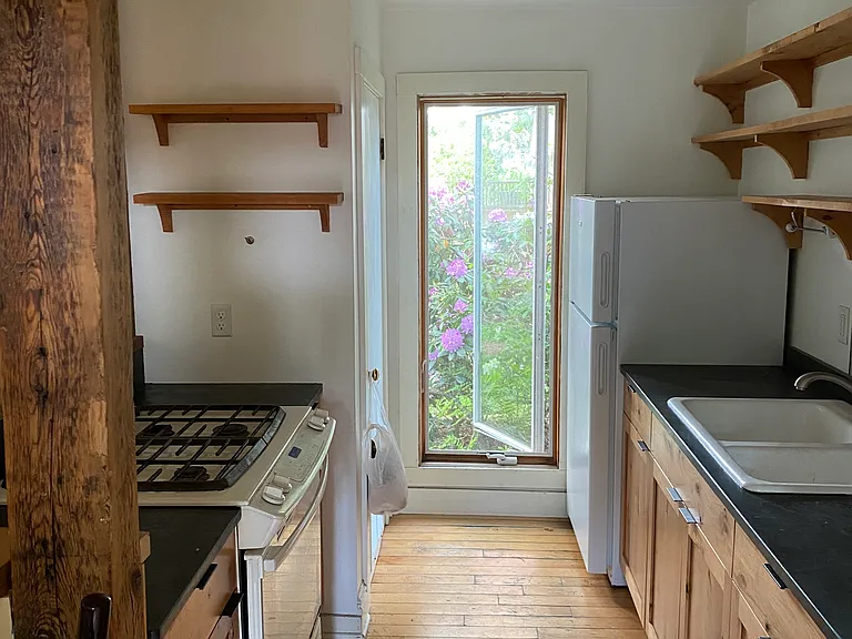 64A Lakeview Ter — Photo 3