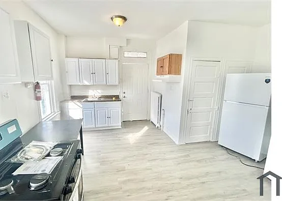 2827 Arctic Ave #2 — Photo 5