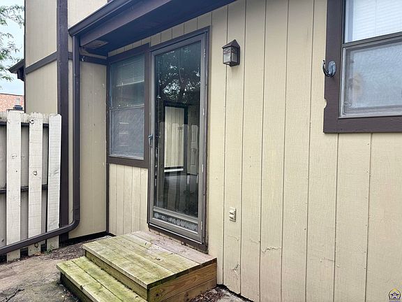 4th image of 2207 W 23rd Ave