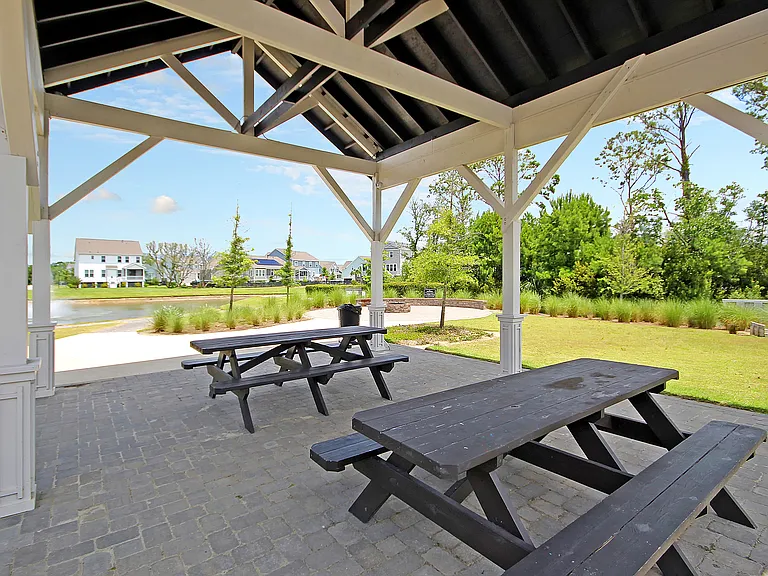 2207 Dewees Creek Dr — Photo 65