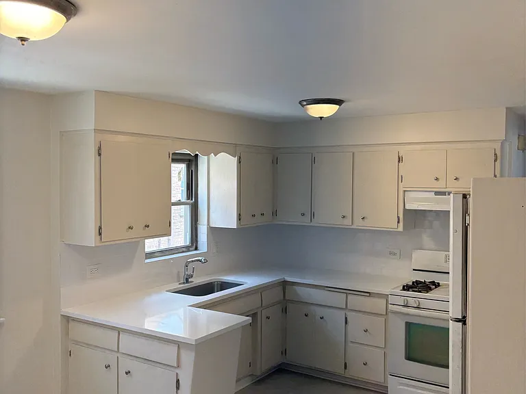 3601 N Oconto Ave — Photo 3