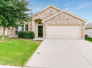700 Poncho Ln, Haslet, TX 76052