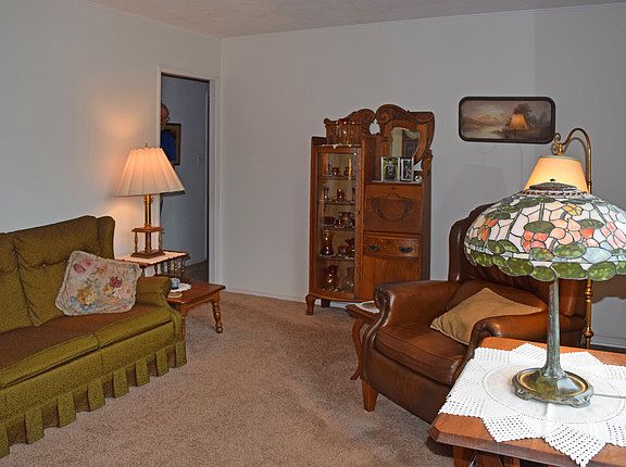 4th image of 1655 Wicke Ave