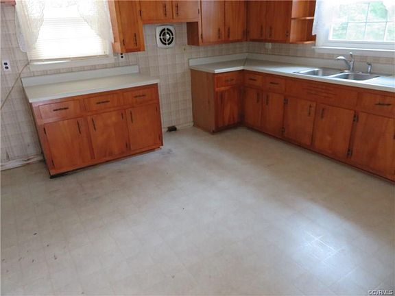 5th image of 119 Fleetwood Ave