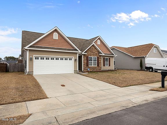 3rd image of 820 Emerald Park Drive