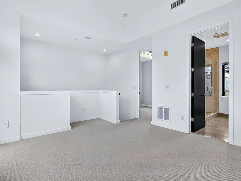 1690 NW Riverscape St — Photo 28