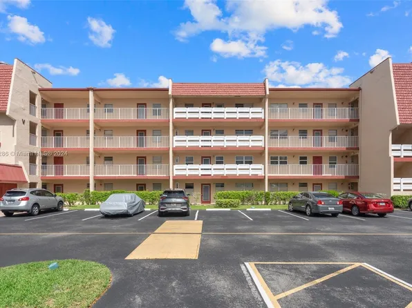 1045 Country Club Dr APT 107, Pompano Beach, FL 33063