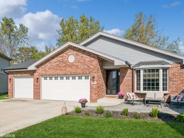 5400 Foxwoods Dr, Oak Lawn, IL 60453