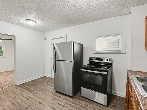 4th image of 3106 E 75th St