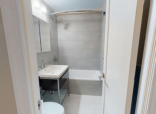 5th image of 40 Harrison St #407N