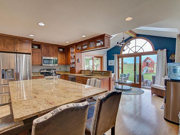 2nd image of 352 Regatta Dr